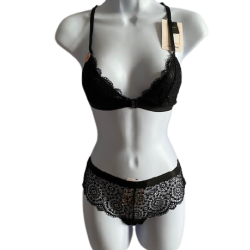 Ensemble soutien gorge triangle et tanga en dentelle