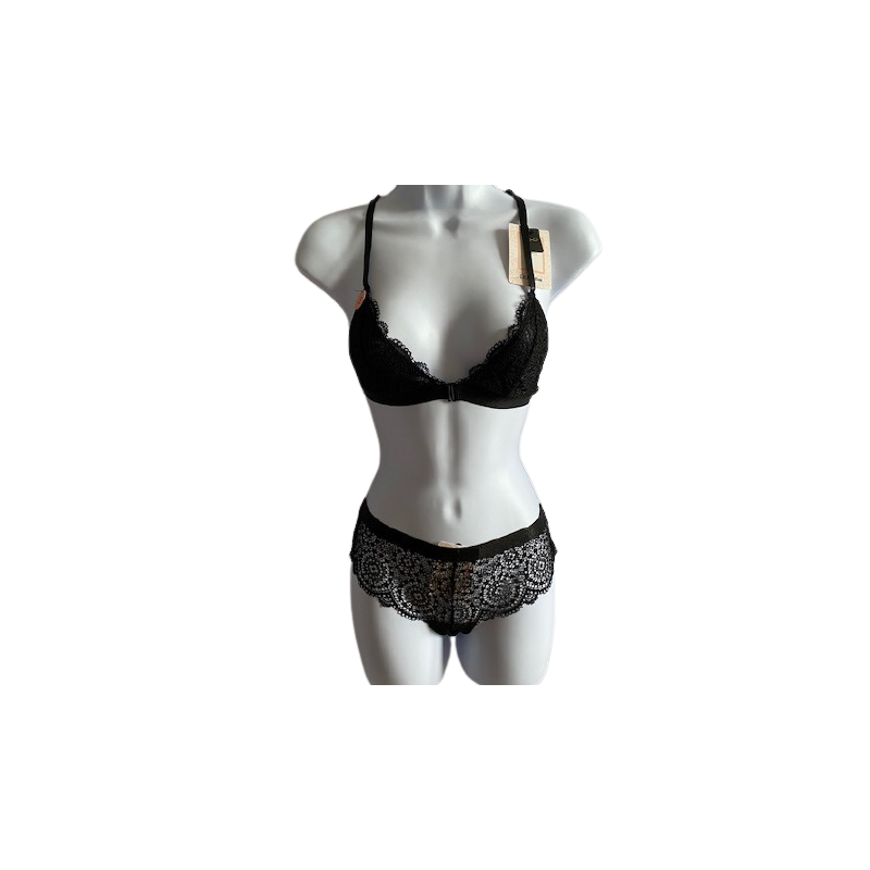 Ensemble soutien gorge triangle et tanga en dentelle