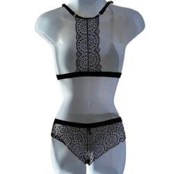 Ensemble soutien gorge triangle et tanga en dentelle