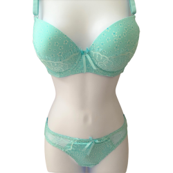 Ensemble soutien gorge et tanga motifs "fleurs" bonnet B bleu ciel