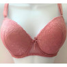 Soutien gorge en dentelle rose, bonnet D