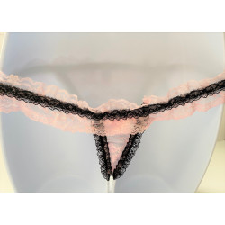 Tanga en dentelle rose